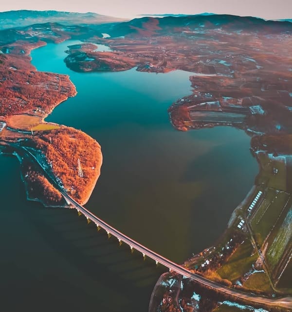 Gruža Lake – Where Nature Sets the Pace